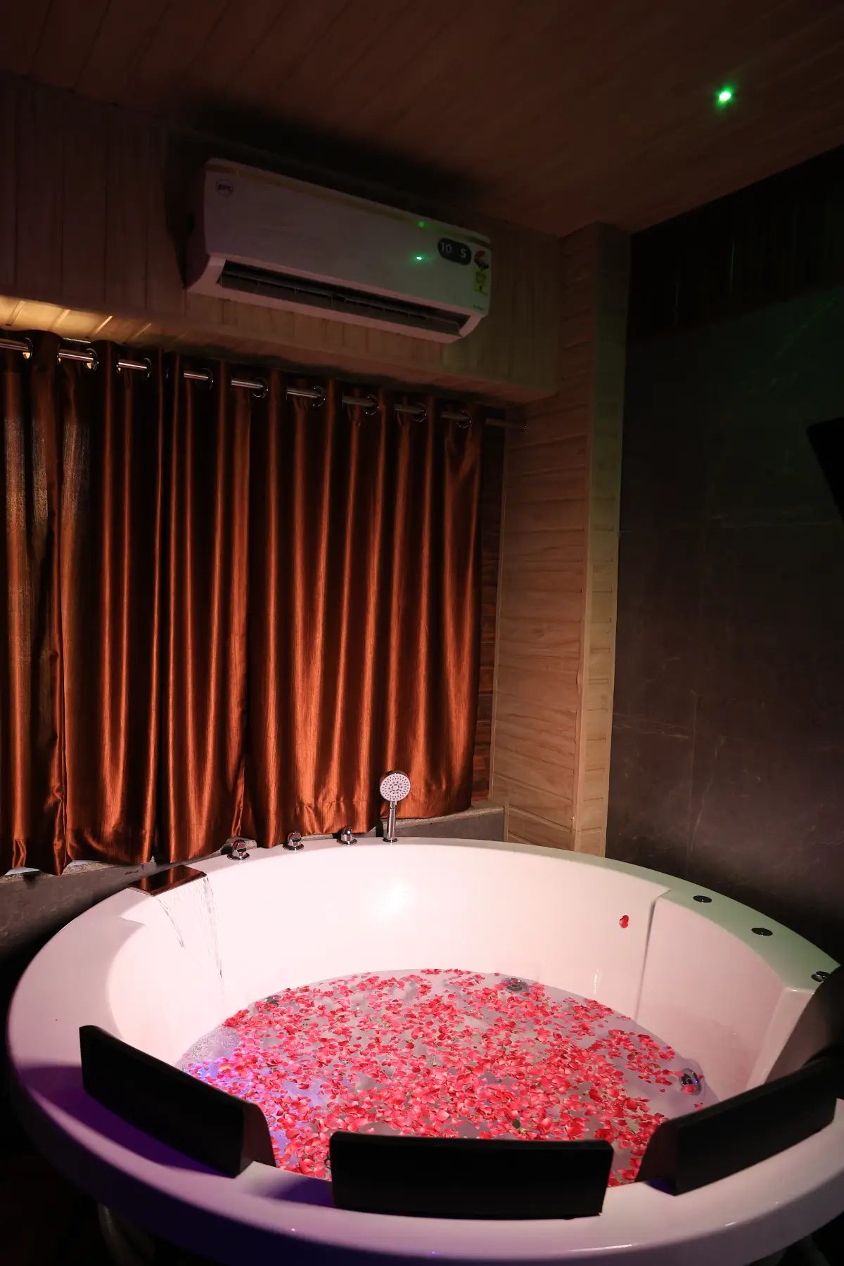 Mallorca Luxury Spa Thane West spa in Thane