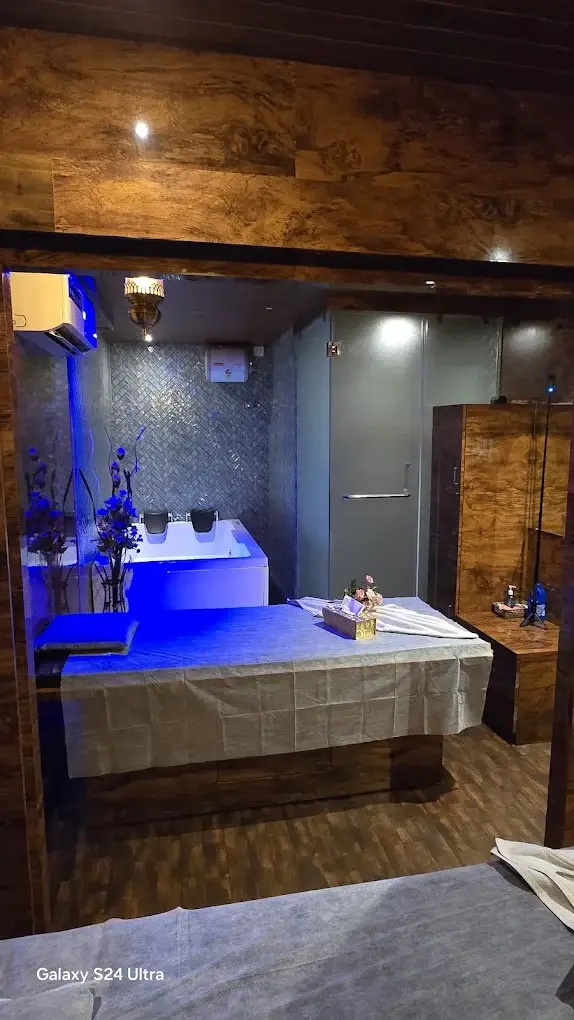 Paradise Spa In Mira Road spa in Mira Road