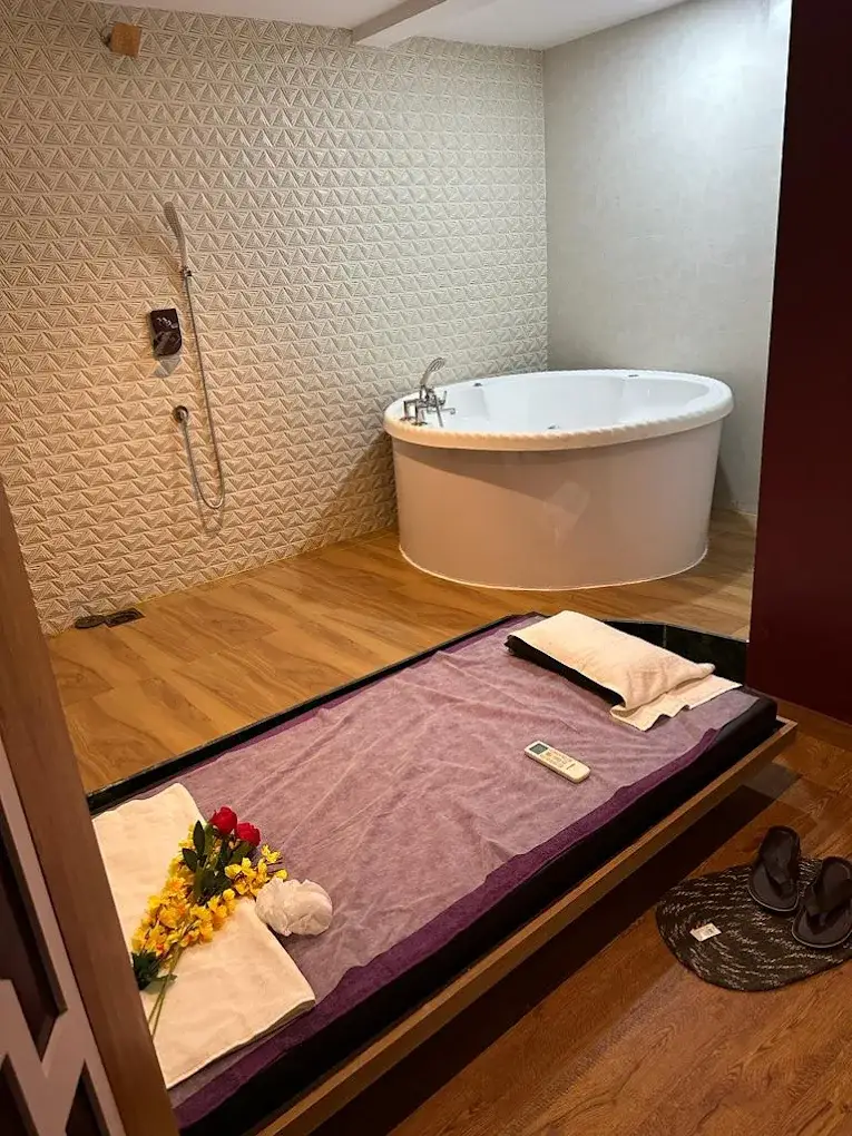 Crystal Thai Spa (Spa In Mira road) spa in Mira Road East