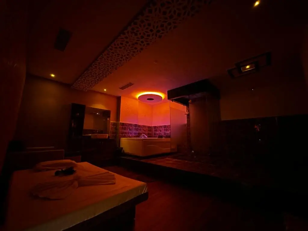 Golden Heritage Spa spa in Mira Road East