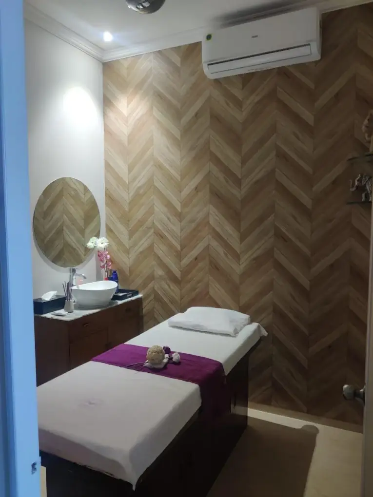 Canvas Massage Spa spa in thane