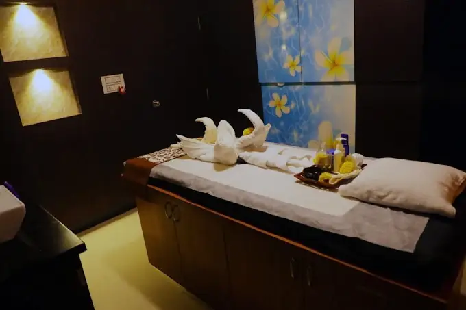 golden oak spa in daman spa in Daman