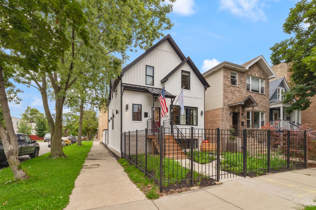 2-4057NDrakeAve