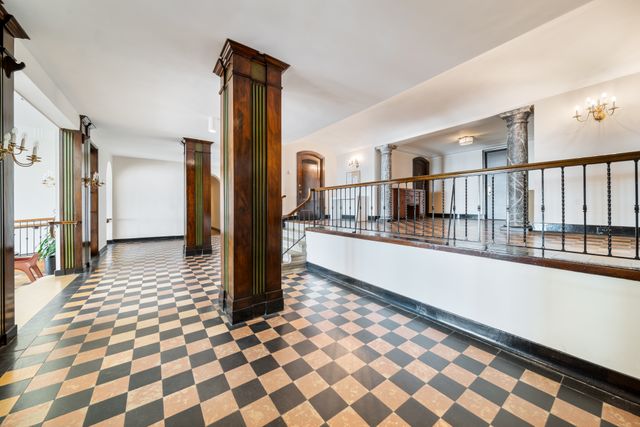 3-1205WSherwinAve