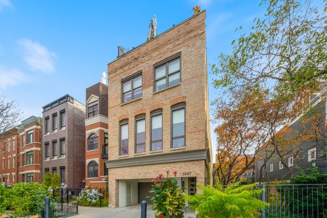 1-1947NKenmoreAve