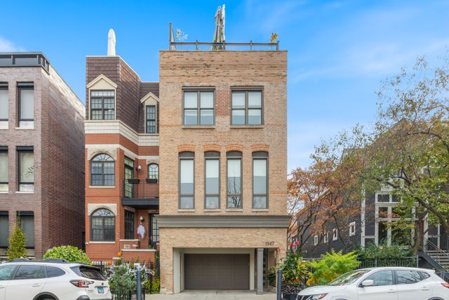 2-1947NKenmoreAve