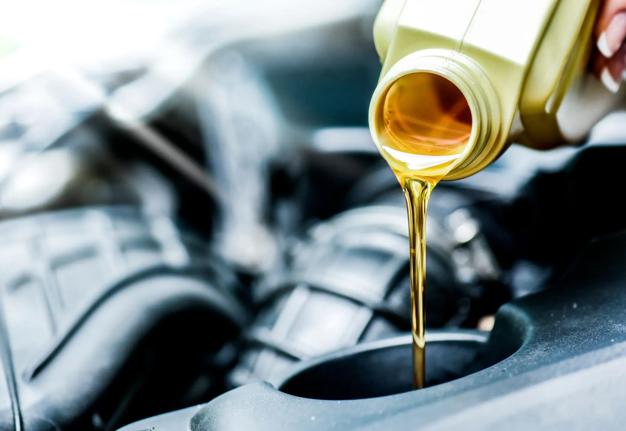 ¿Cuándo cambiar el aceite de motor y con qué aceite?
