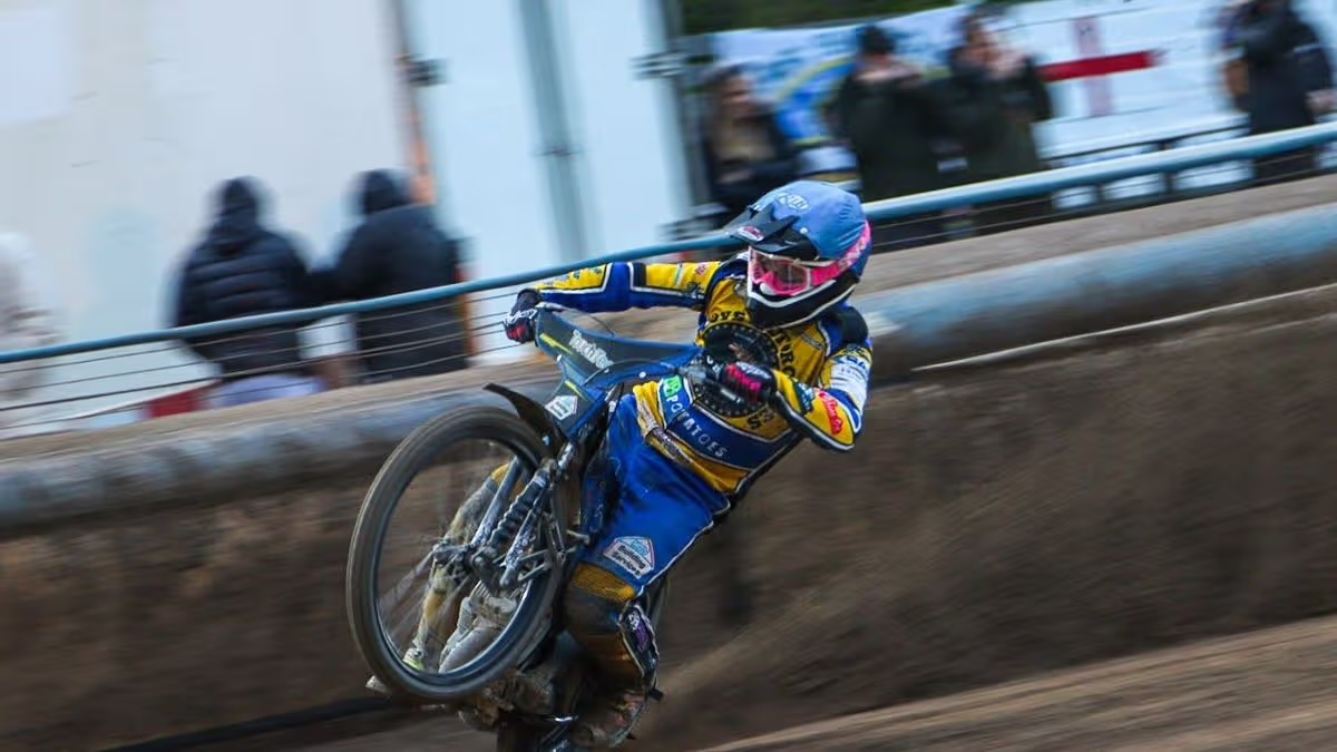 Nicholls produces maximum as Gladiators power past Berwick