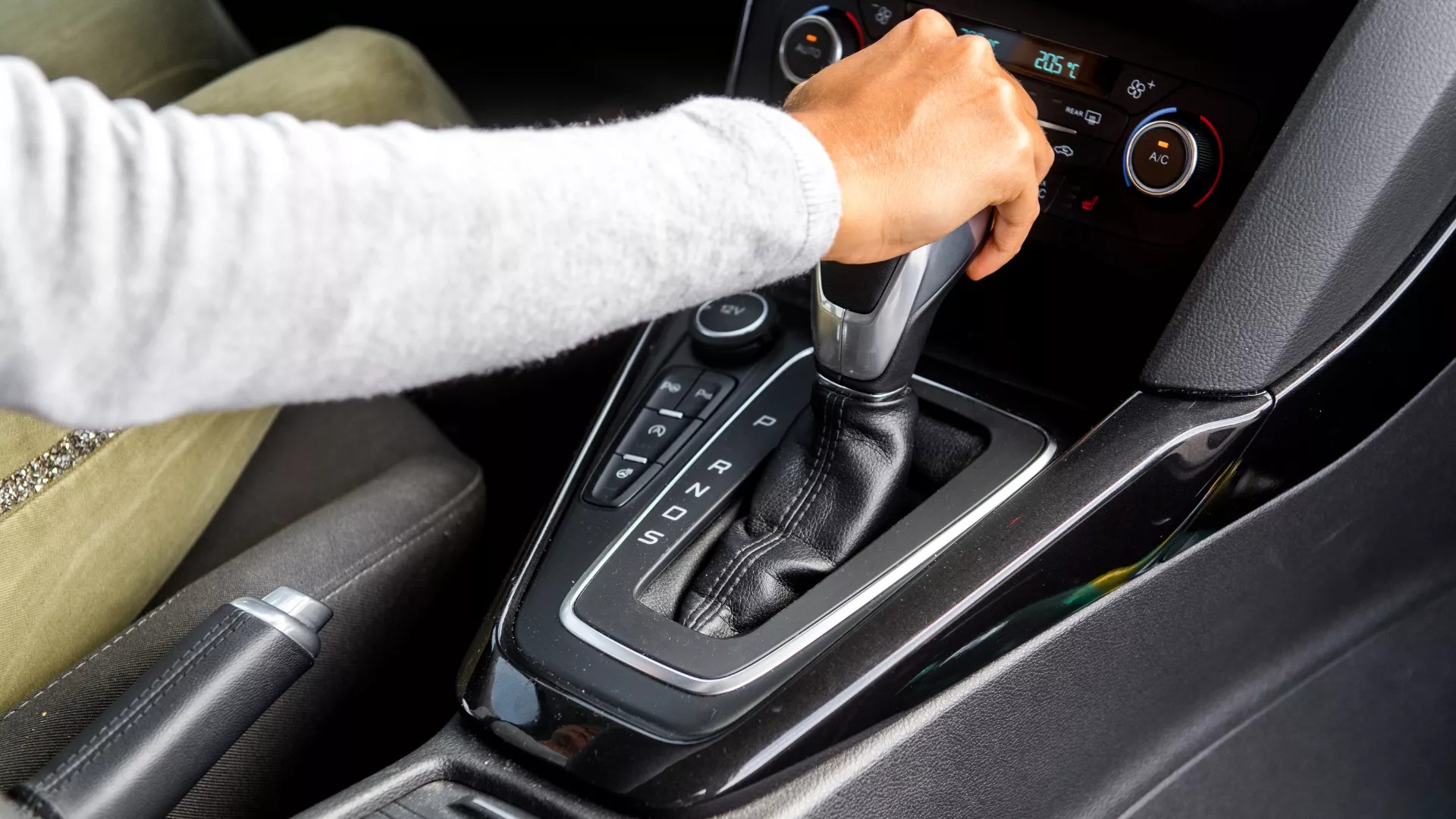 🚗 Comment bien entretenir sa boîte de vitesses automatique (BVA)
