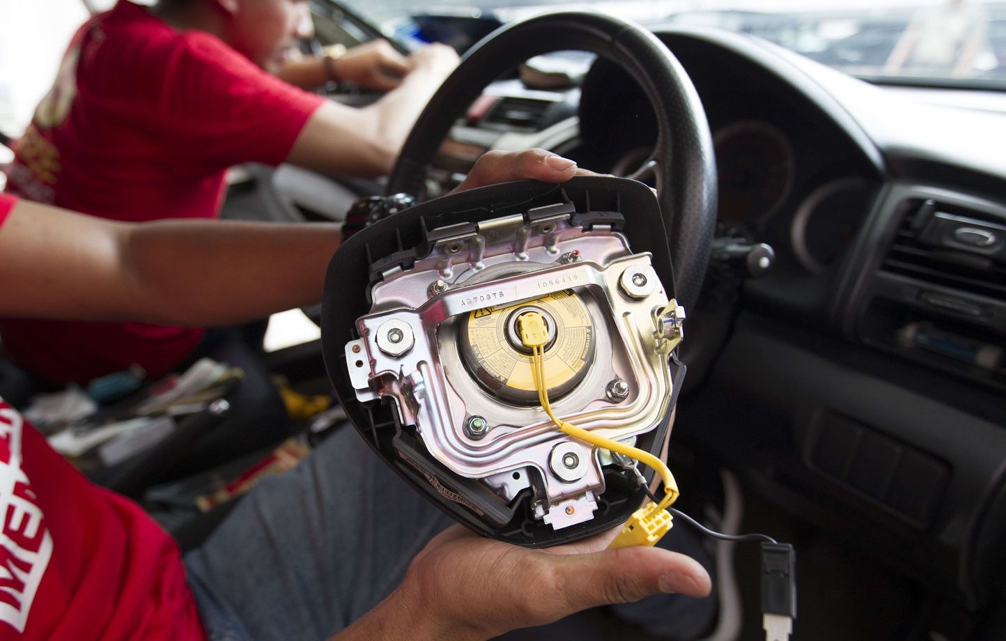 Airbags Takata : l'urgence silencieuse – pourquoi le plus grand rappel de l'histoire s'étend à Toyota, Volkswagen et BMW