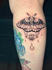 Black and grey neo-traditional 