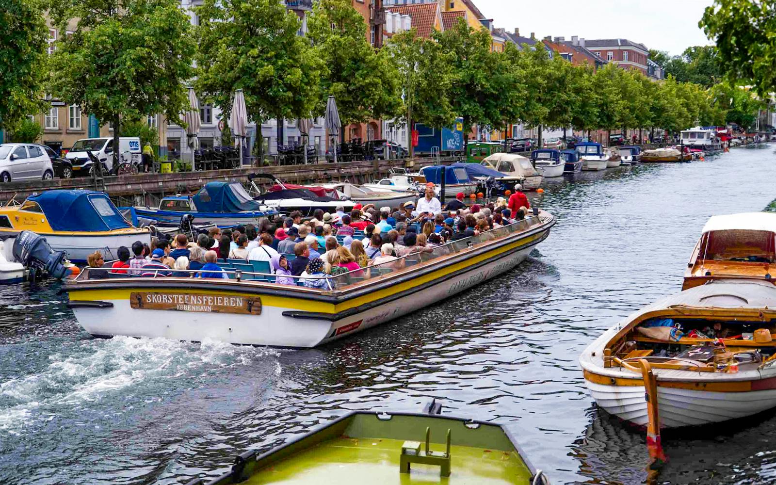1-Hour Canal Cruise in Copenhagen Image 6