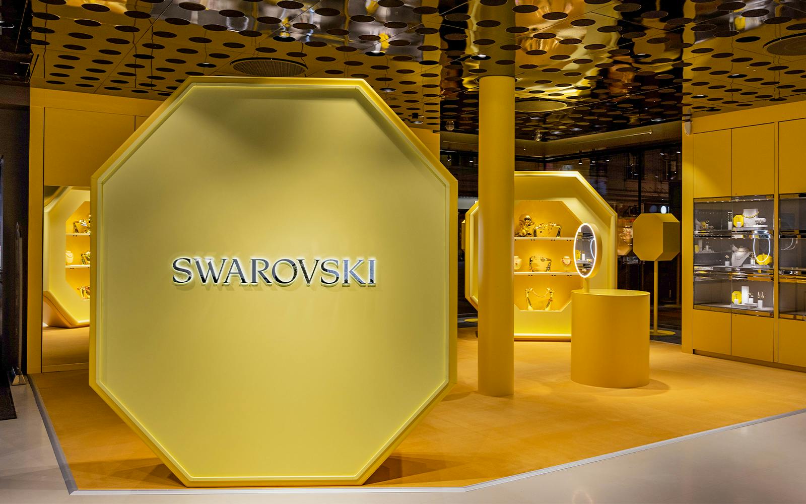 1-Hour Guided Tour of Vienna’s Swarovski House with Champagne & Gift Image 4