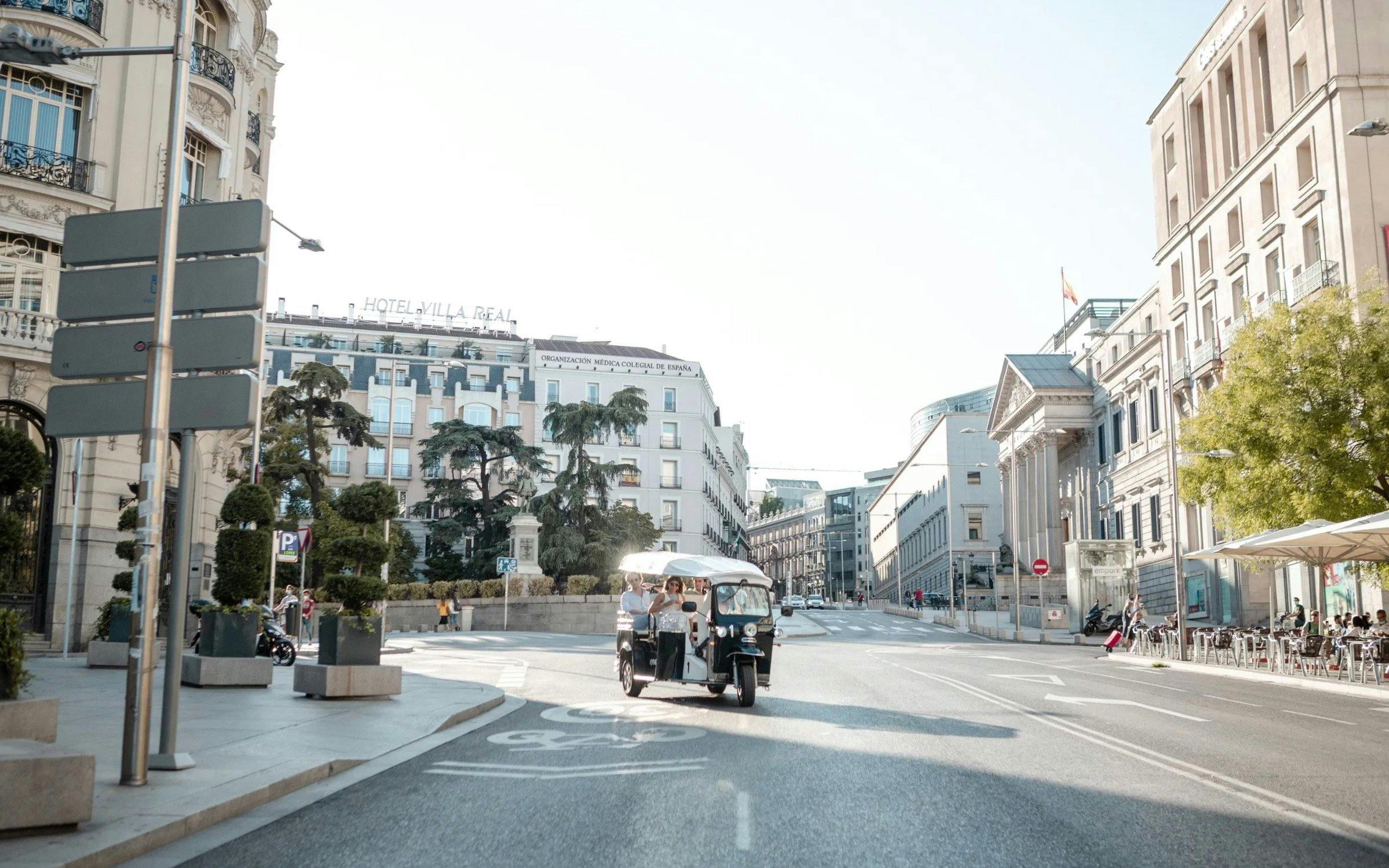 1 to 4-Hour Private Madrid Eco Tuk-Tuk Tour Image 1