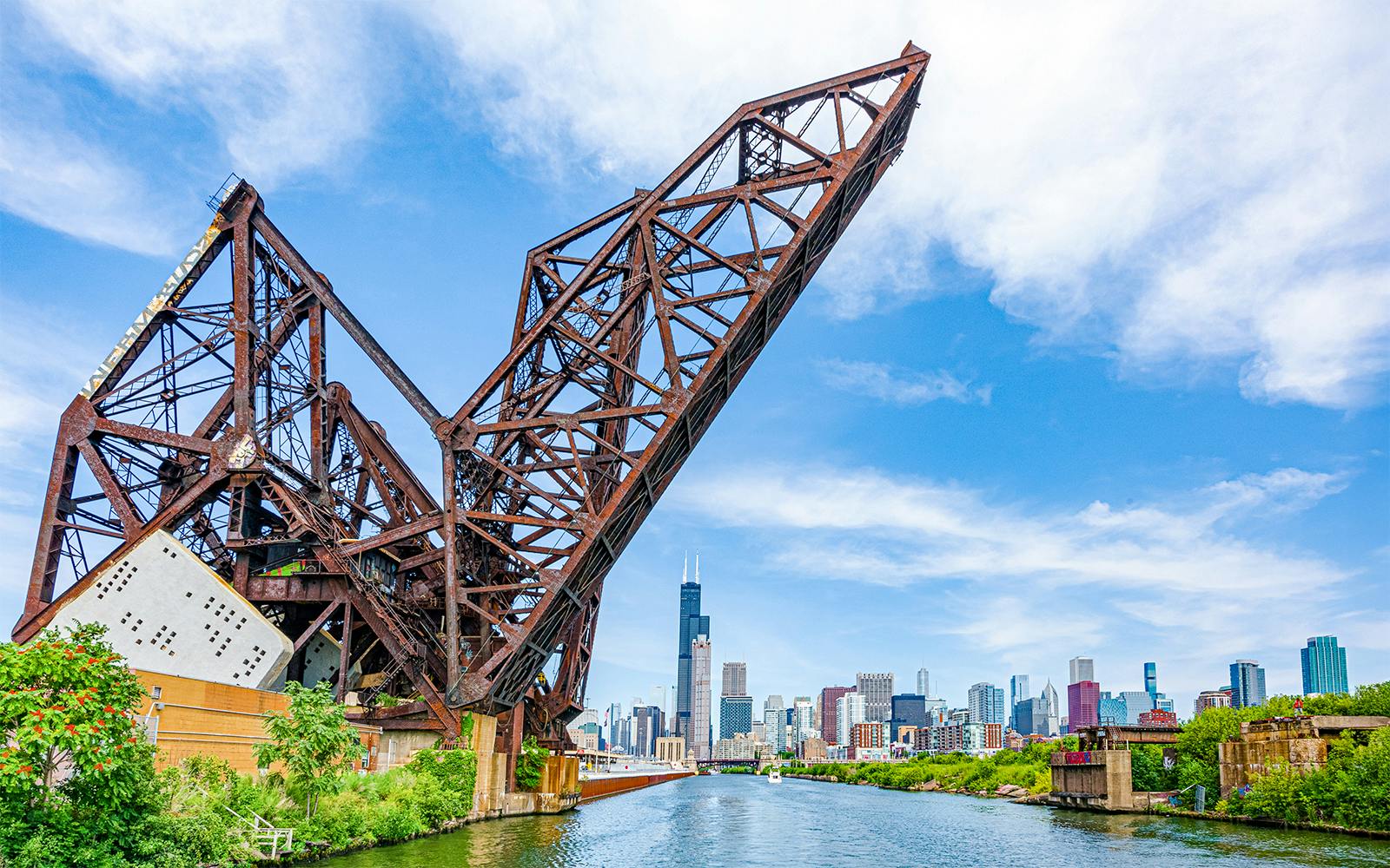 90-min Chicago River and Lake Michigan Architecture Cruise by Wendella Image 4