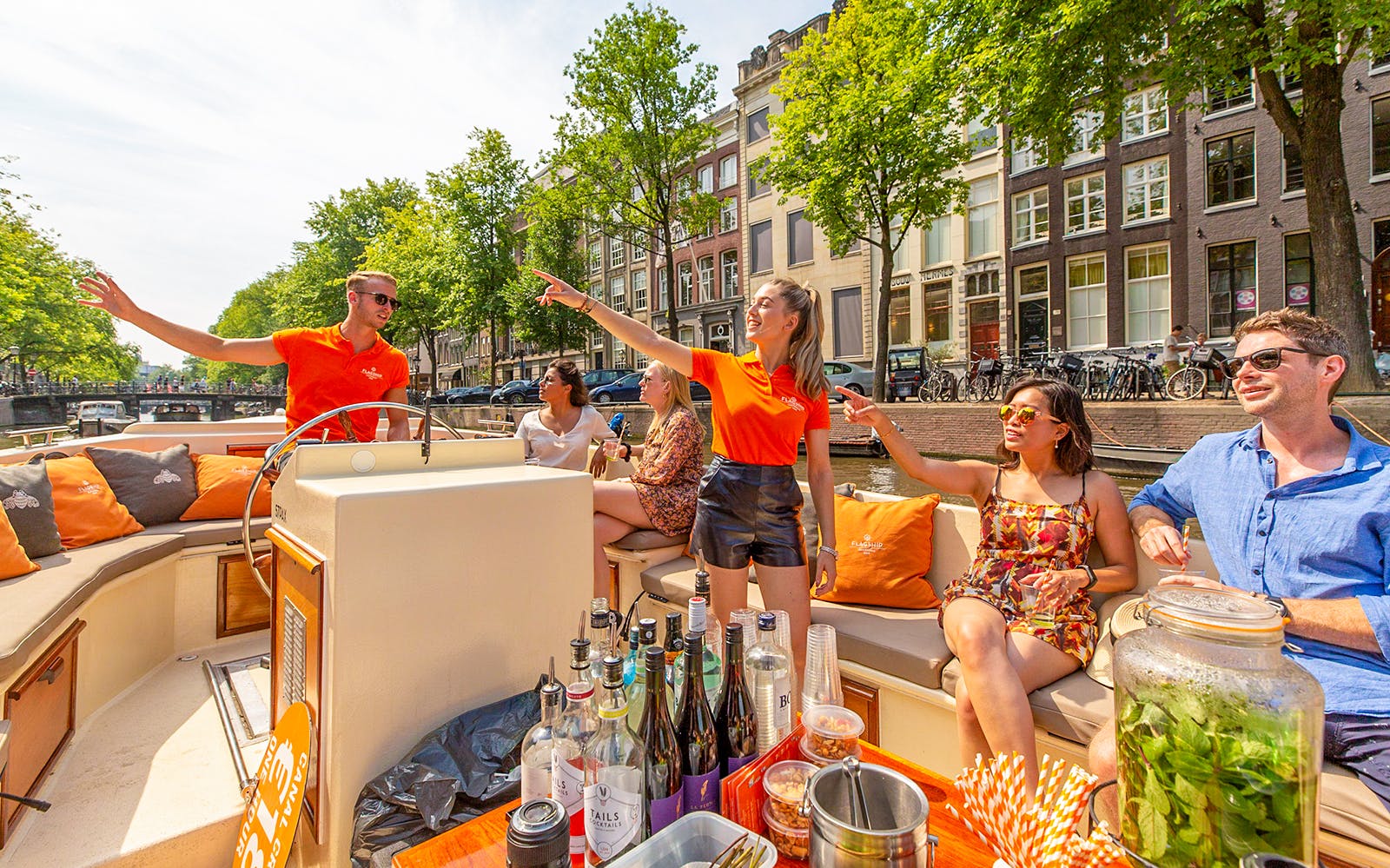 Amsterdam: 1-Hour Adult-Only Luxury Electric Boat Canal Cruise with Optional Unlimited Drinks Image 2