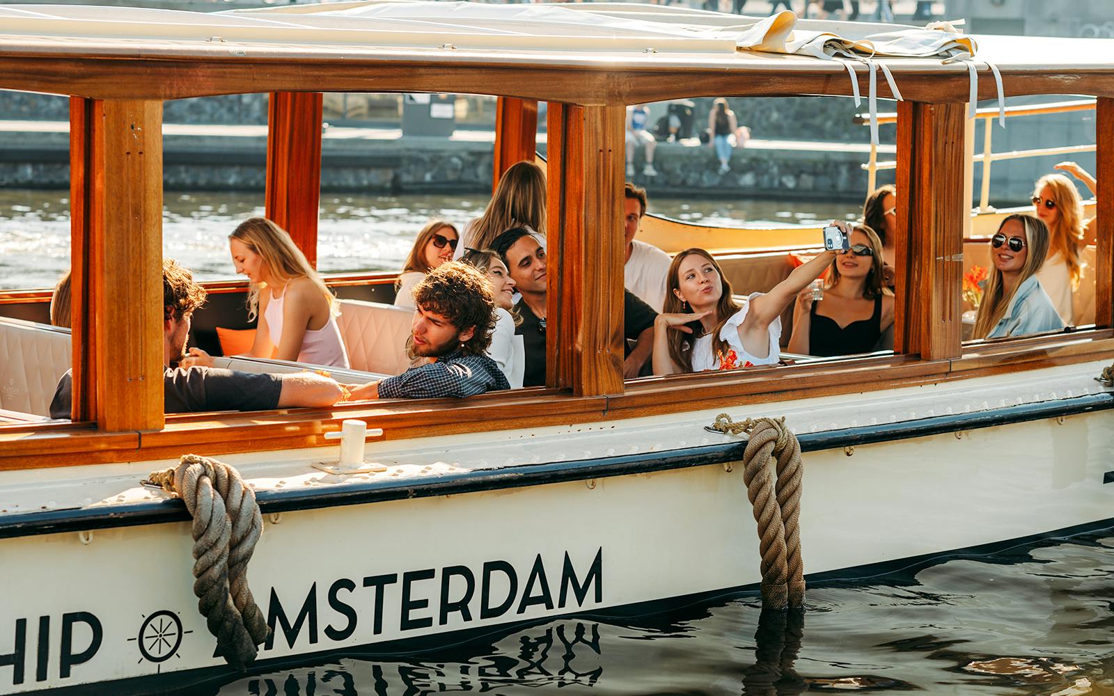 Amsterdam: 1-Hour Luxury Saloon Boat Evening Cruise with Optional Drinks & Bites Image 12