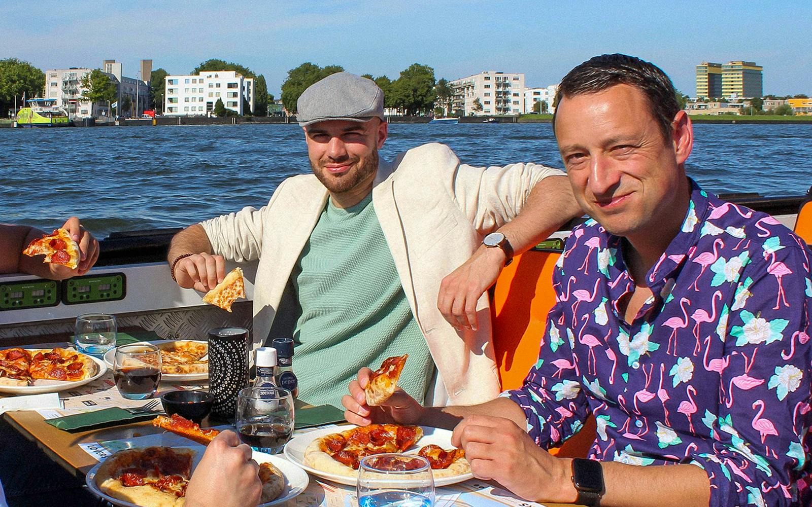Amsterdam: 90-Min Evening Cruise with Pizza and Drinks Image 3
