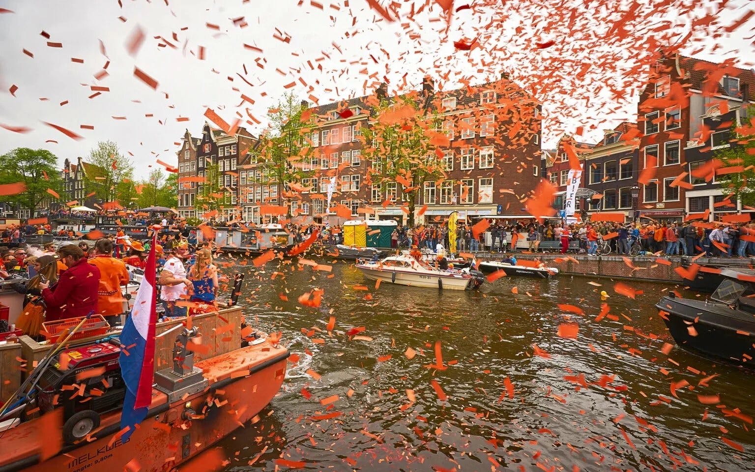Amsterdam: 90-Min King's Day Party Cruise with Unlimited Drinks Image 3