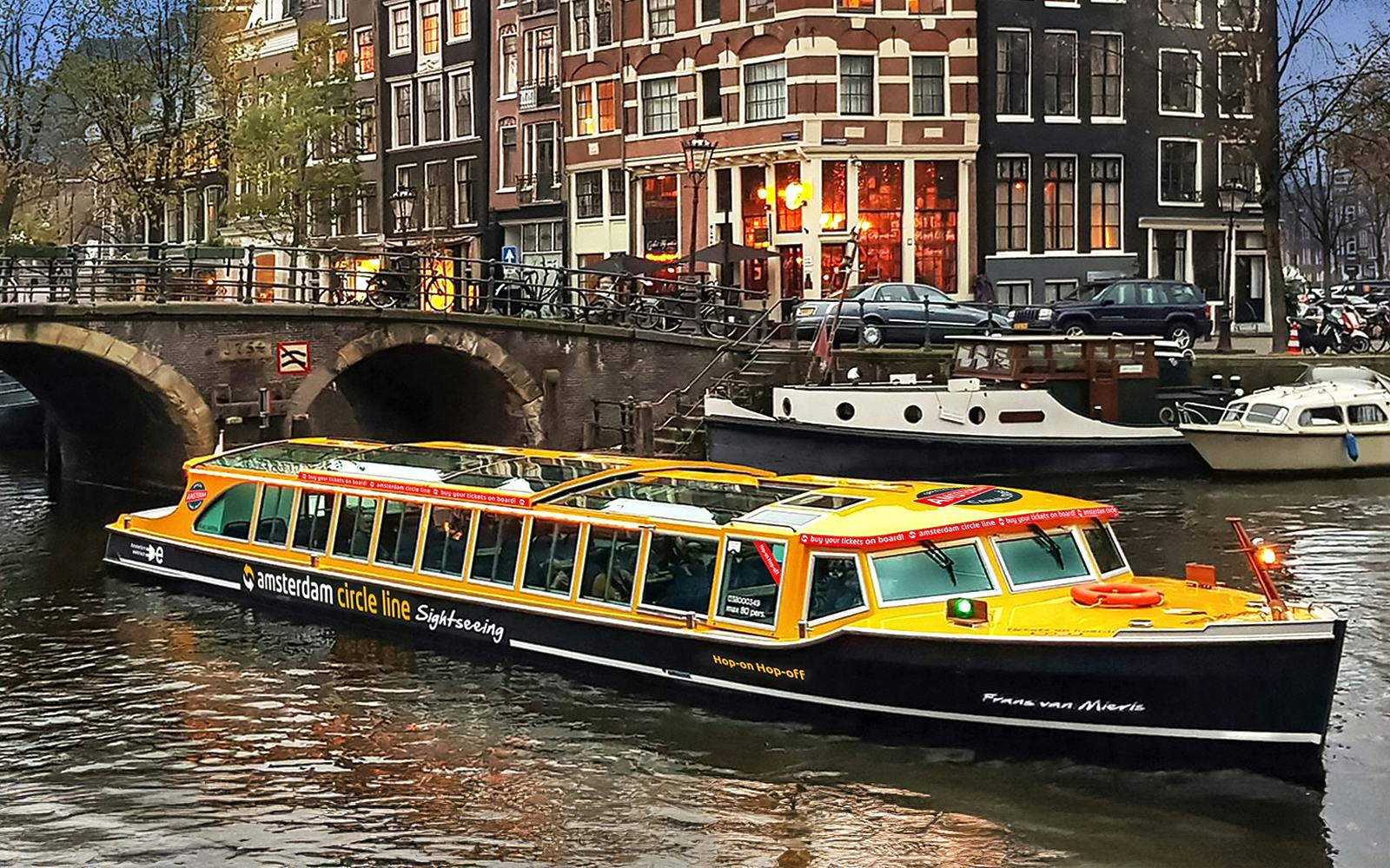 Amsterdam: Canal Cruise with Wine and Cheese Image 3