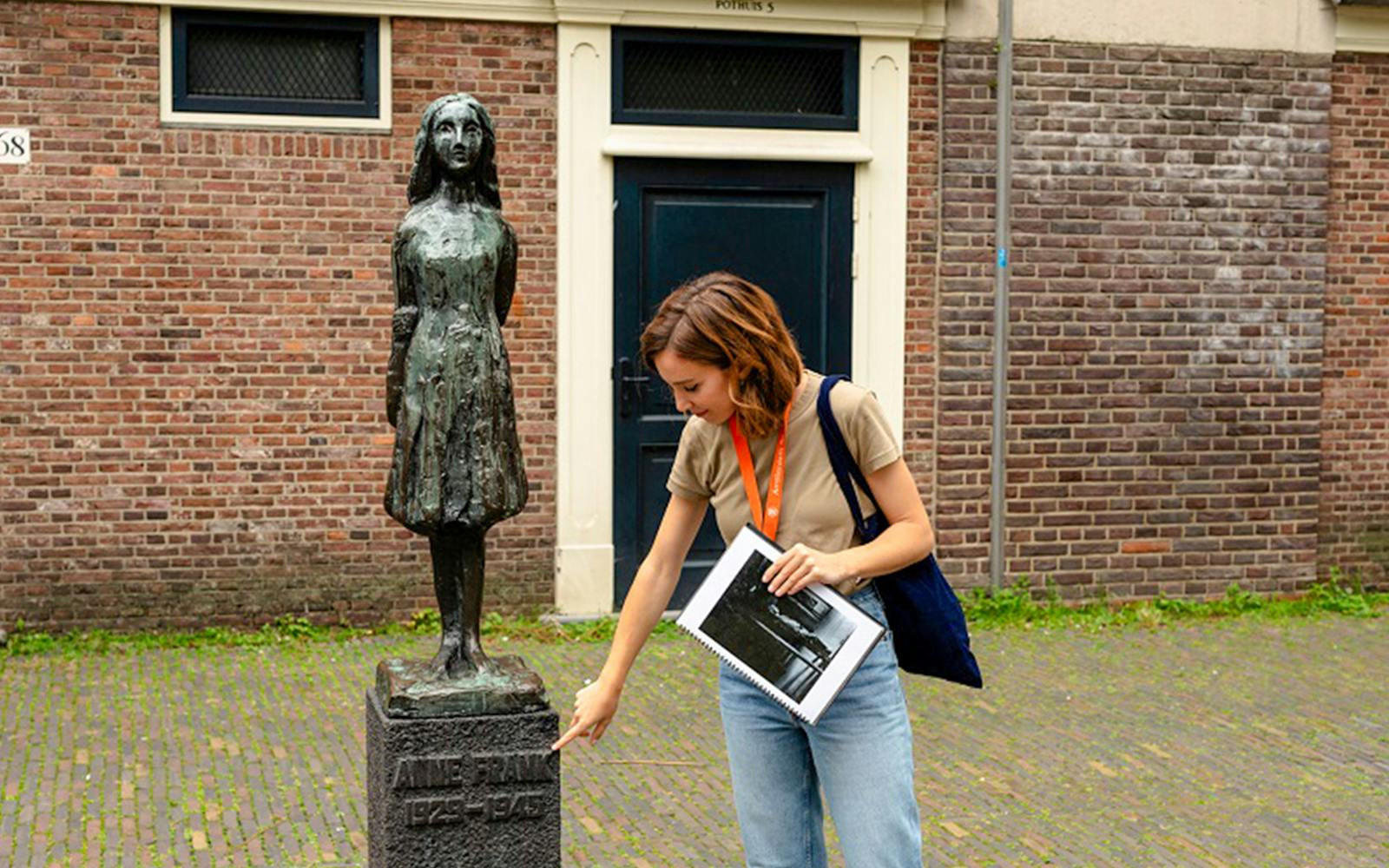 Anne Frank Story and World War II Small-Group Walking Tour Image 3