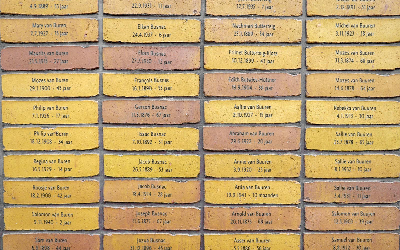 Anne Frank Walking Tour with Jewish Quarter, Synagogue & Museums Visit Image 4