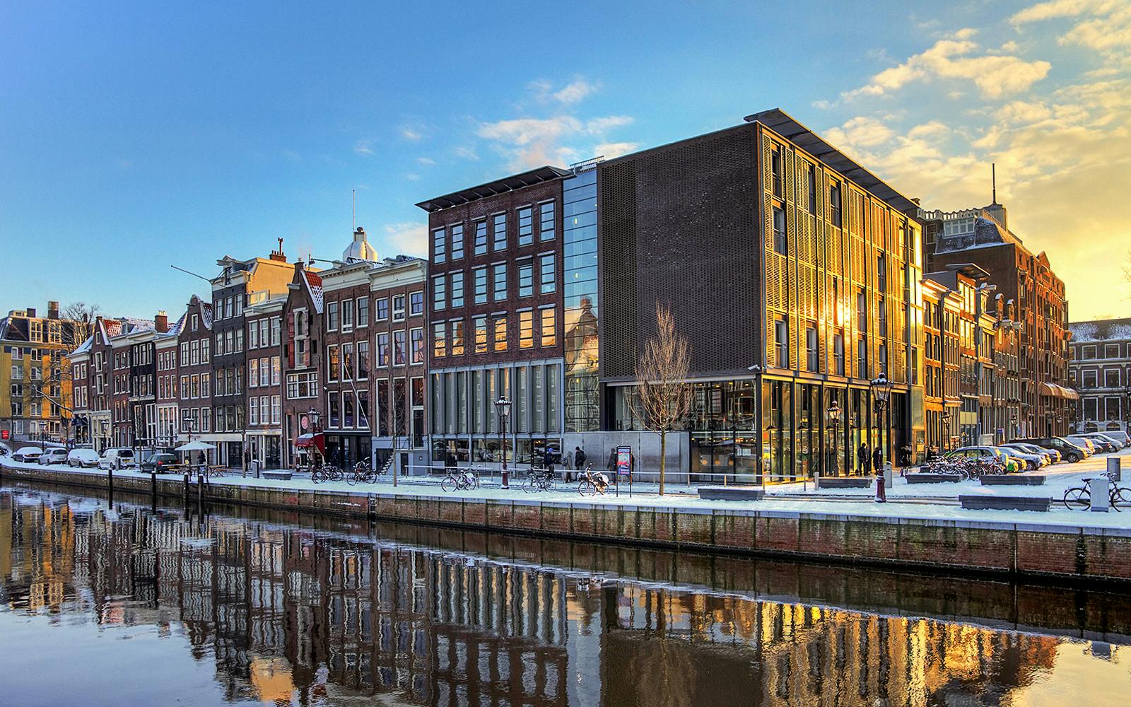 Anne Frank Walking Tour with Jewish Quarter, Synagogue & Museums Visit Image 5