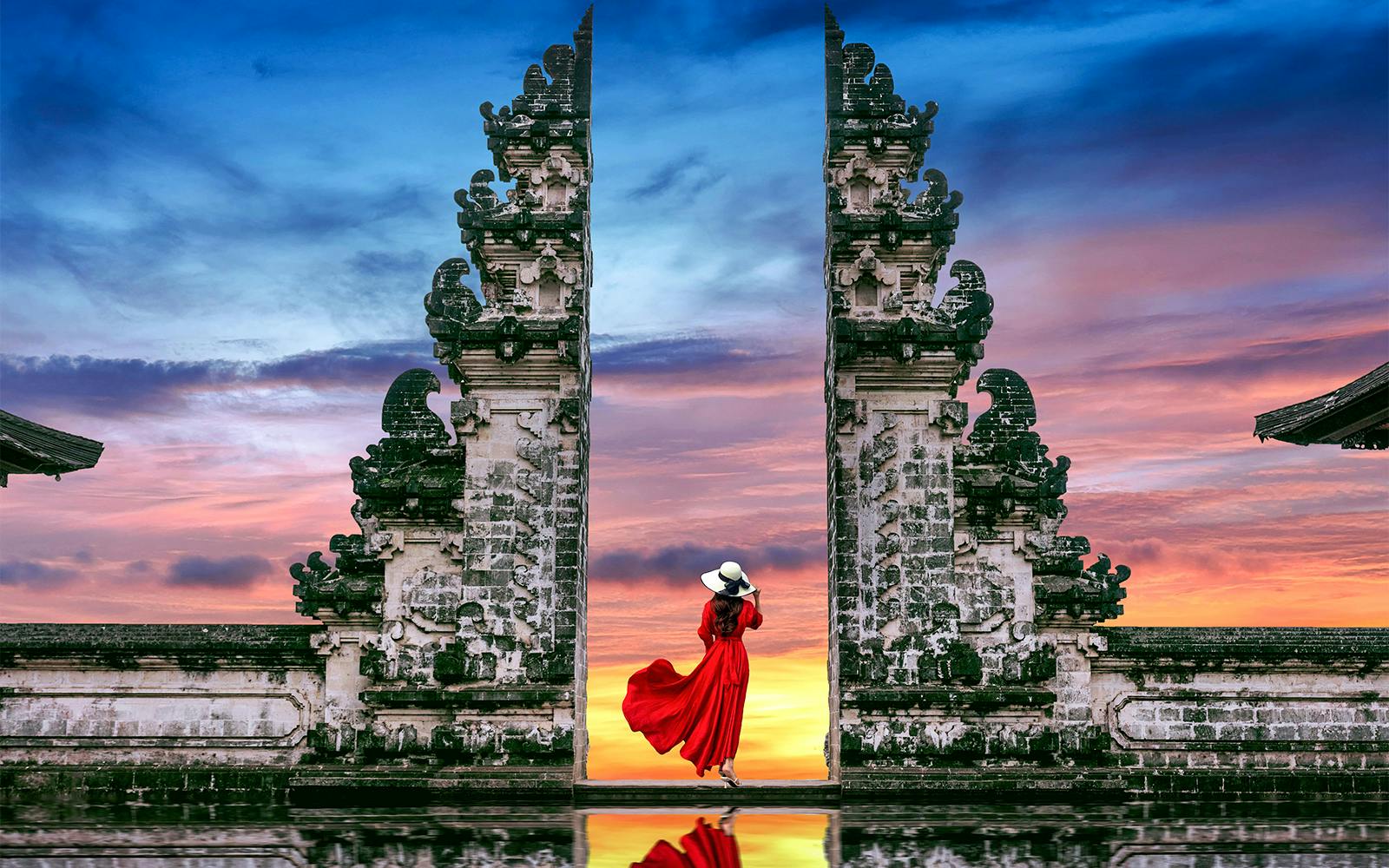 Bali Private Gate Heaven Sunrise or Sunset Tour Image 1