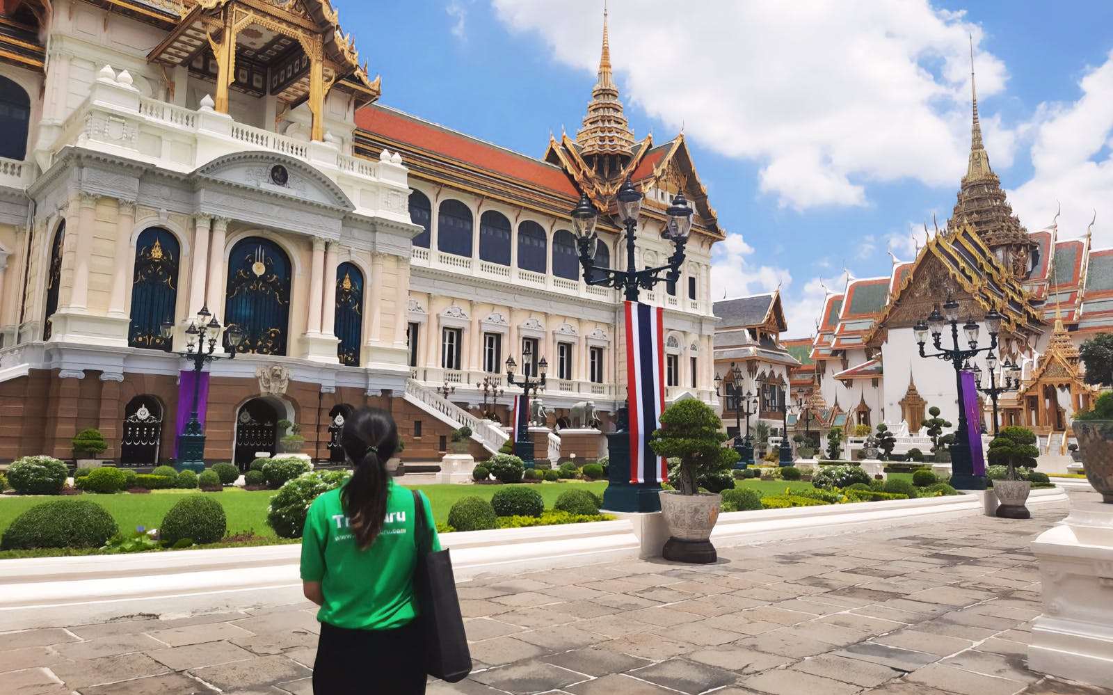 Bangkok Grand Palace and Emerald Buddha – Guided Walking Tour Image 5
