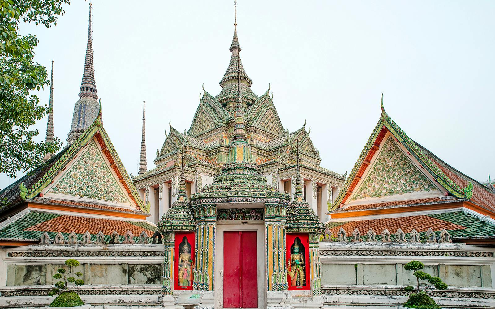 Bangkok Temples Wat Arun and Wat Pho – Guided Walking Tour Image 7