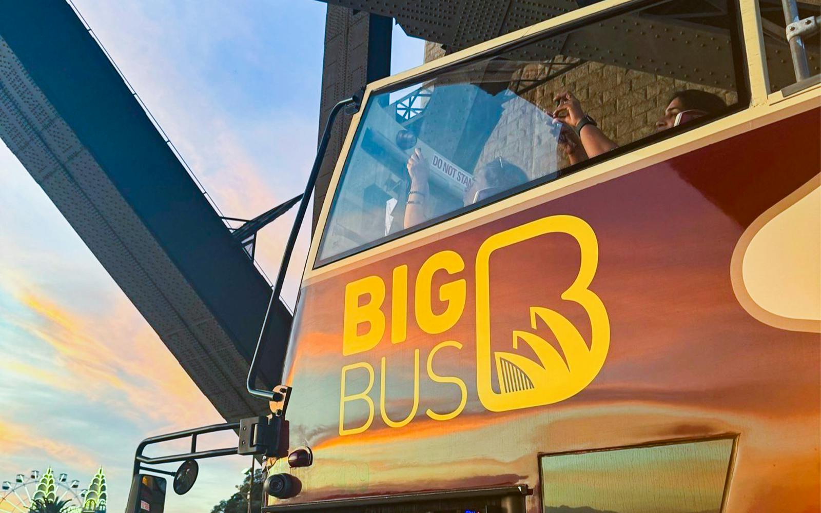 Big Bus: Sydney Night Bus Tour Image 4