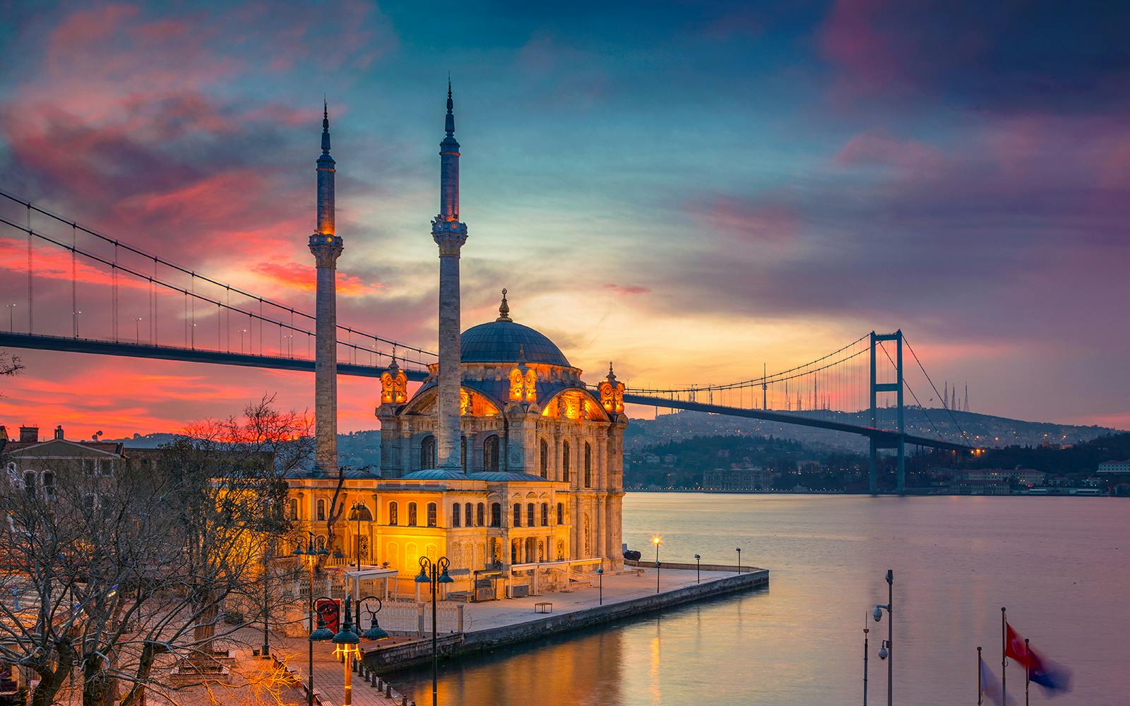 Bosphorus Cruise with 3-Course Dinner & Turkish Night Show Image 4