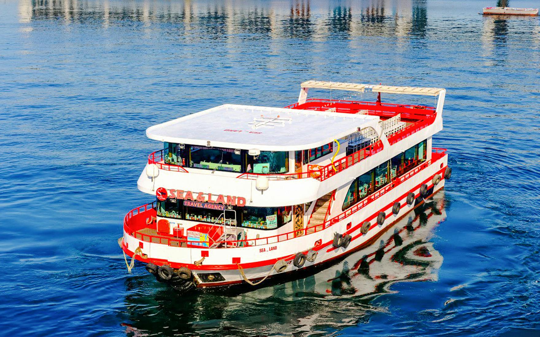 Bosphorus Essential Sightseeing Cruise Image 1