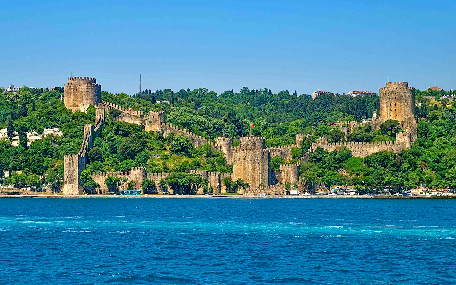 Bosphorus Golden Horn Cruise Image 5