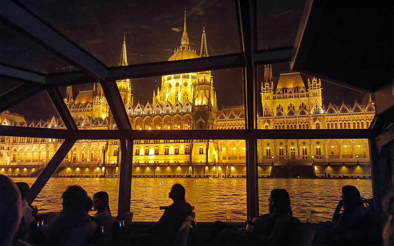 Budapest Danube River Dinner Cruise Image 5