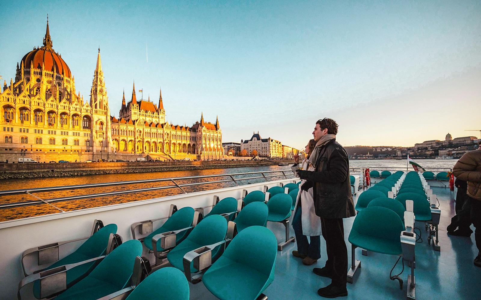 Budapest Danube River Sunset Cruise with Drinks Image 3