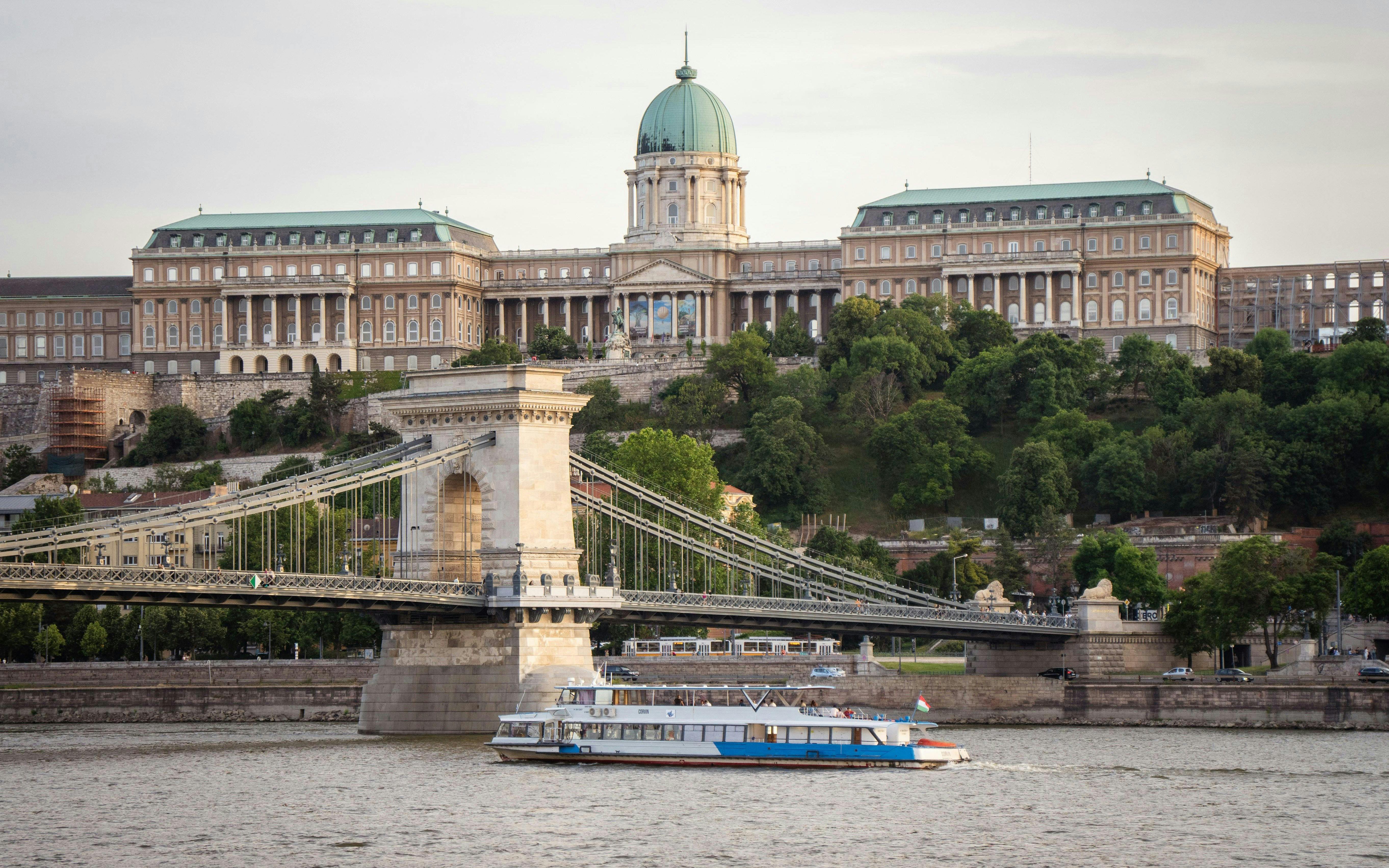Budapest Daytime Hop-on Hop-off Cruise with welcome drink Image 1