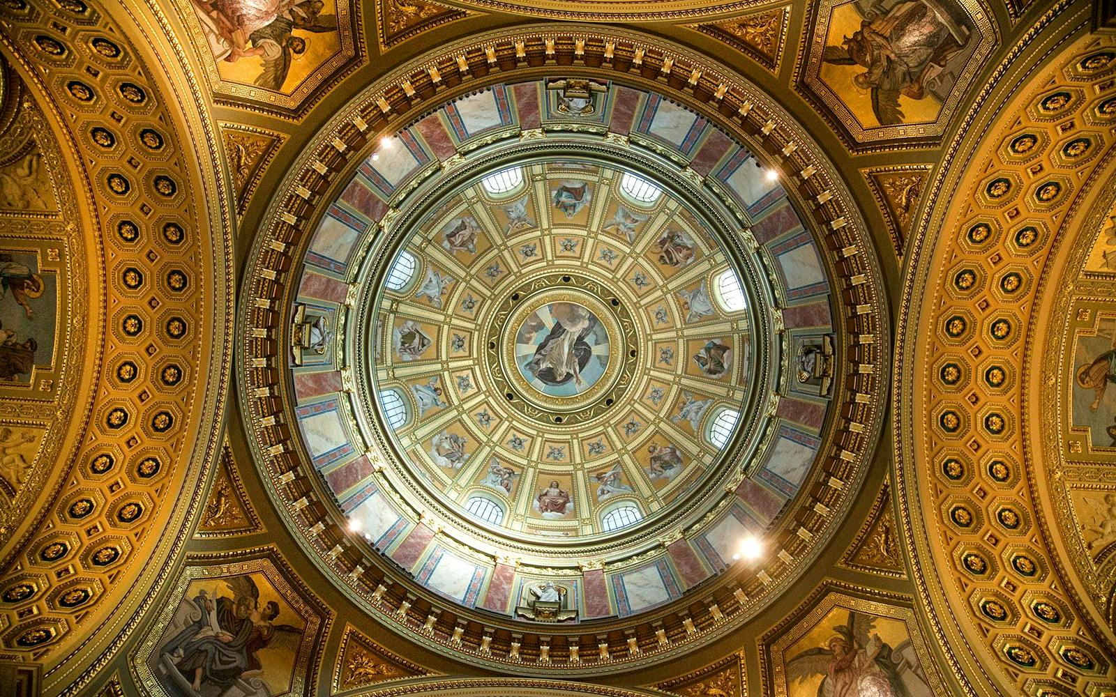 Budapest St. Stephen’s Basilica Guided Tour Image 3