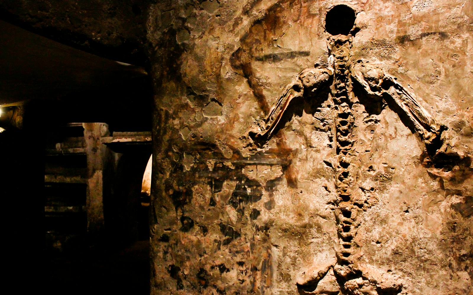 Catacombs of San Gaudioso Entry Tickets & Guided Tour Image 8