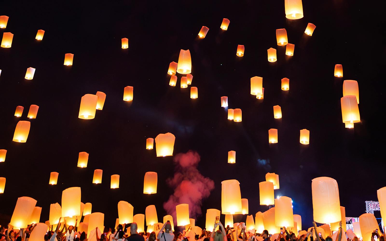 Chiang Mai Moonlight Yi Peng & Loy Krathong Festival 2025 Image 2