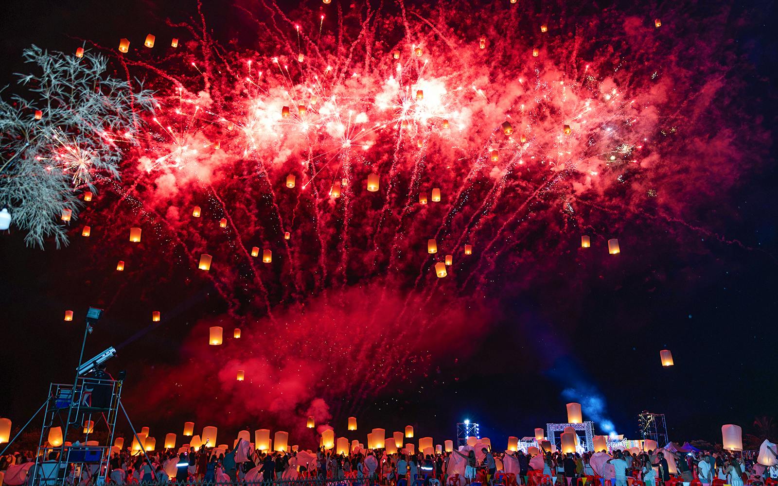 Chiang Mai Moonlight Yi Peng & Loy Krathong Festival 2025 Image 10