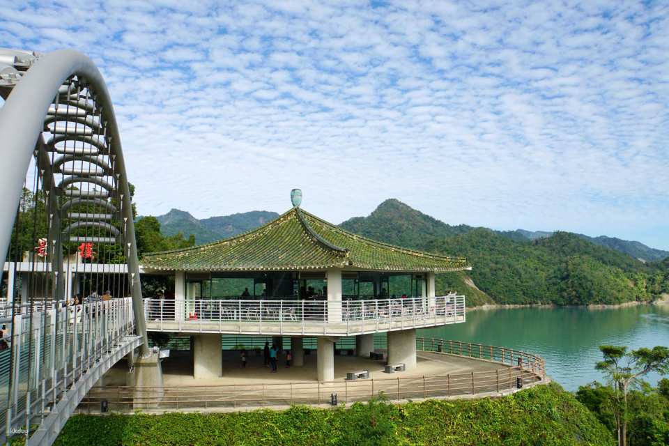 Chiayi Zengwen Reservoir sightseeing yacht