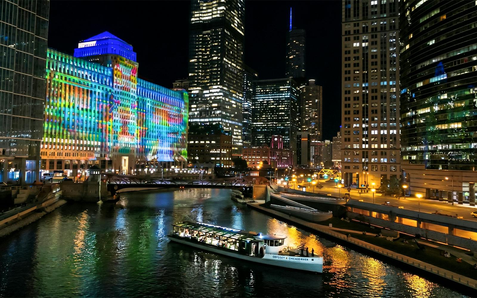Chicago Fireworks Dinner Cruises Image 2