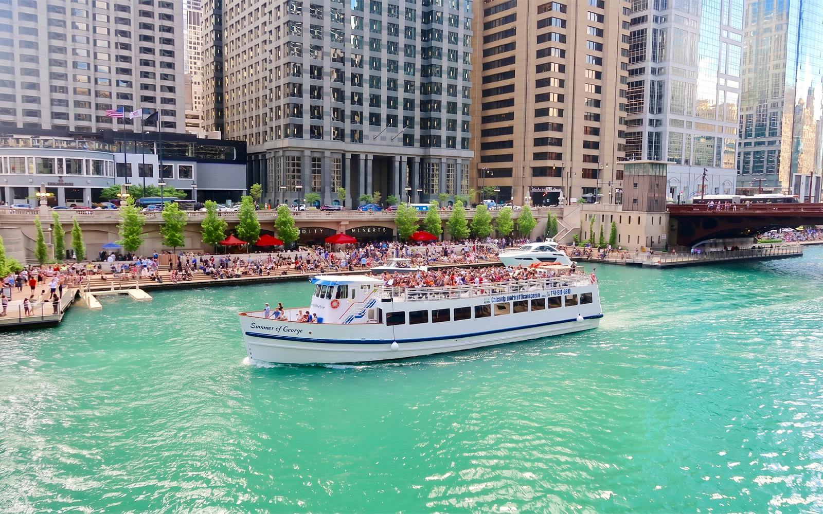 Chicago River Architecture Cruise Image 4