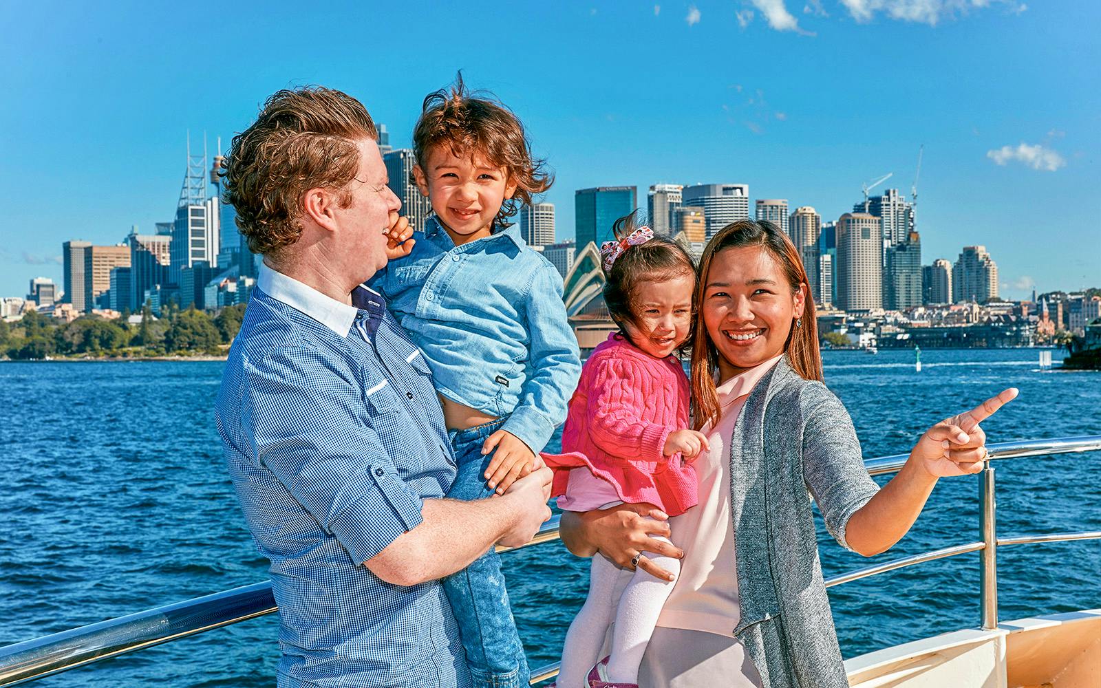 Combo: Captain Cook Cruises 2-Day Hop-On-Hop-Off Cruise + Taronga Zoo Tickets Image 2