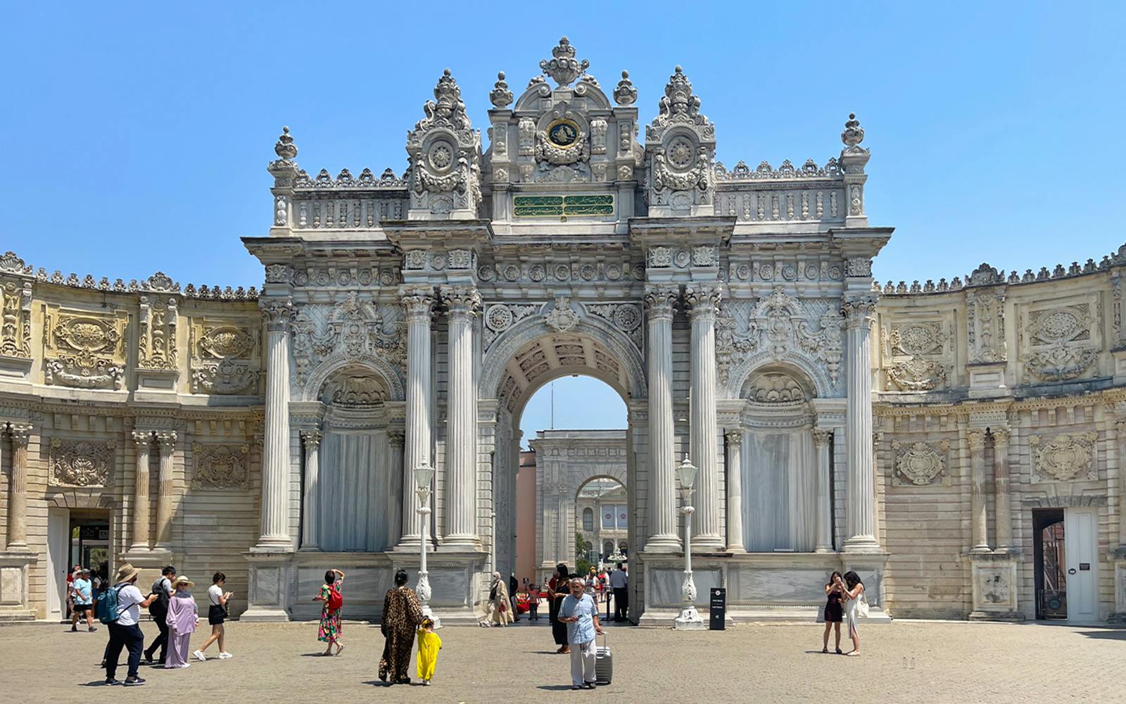 Combo: Dolmabahçe Palace & Harem Skip-the-Line Tickets with Audio Guide + Bosphorus Cruise Image 2