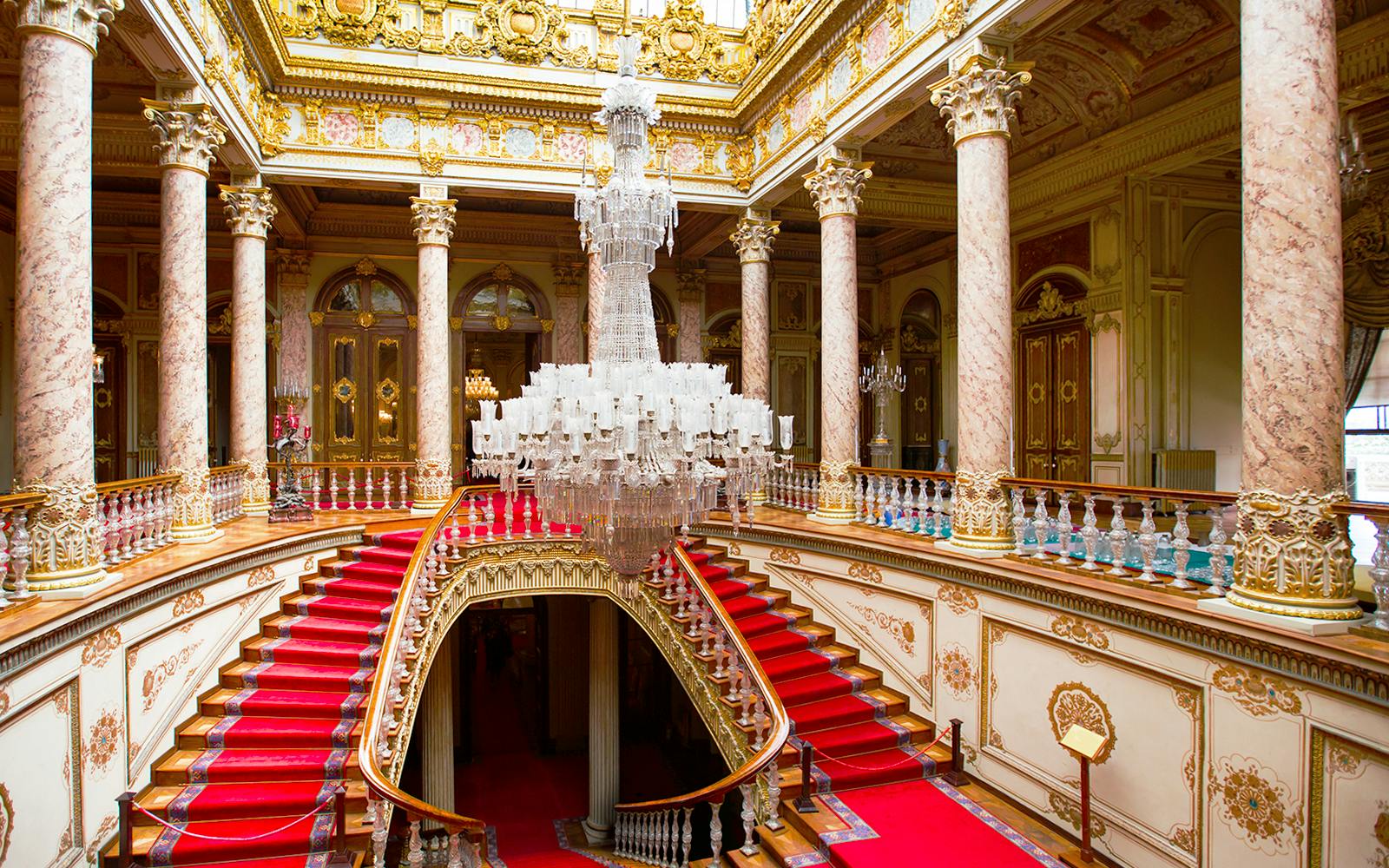 Combo: Dolmabahçe Palace & Harem Skip-the-Line Tickets with Audio Guide + Bosphorus Cruise Image 3