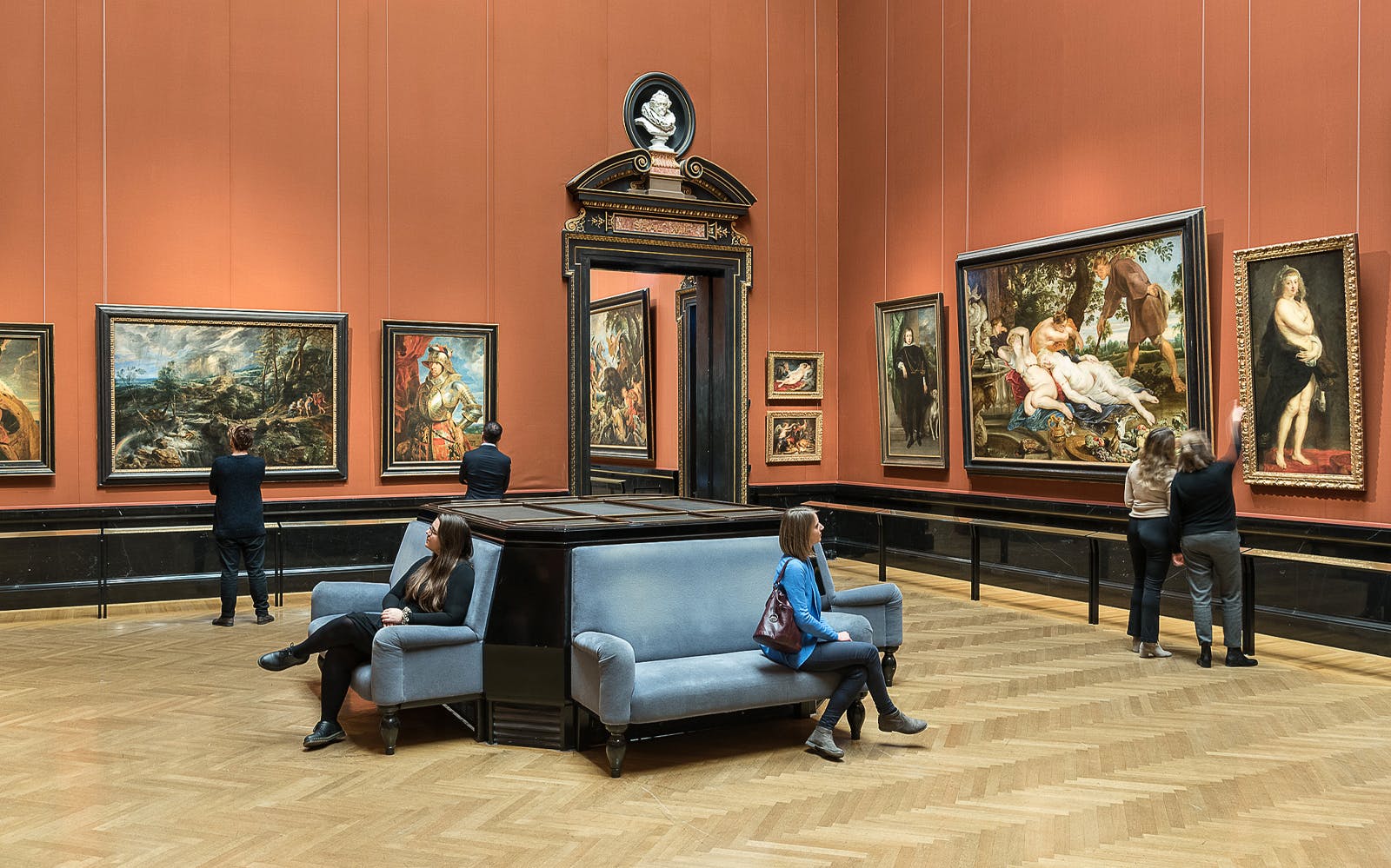 Combo: Kunsthistorisches Museum + Imperial Treasury Admission Tickets Image 3