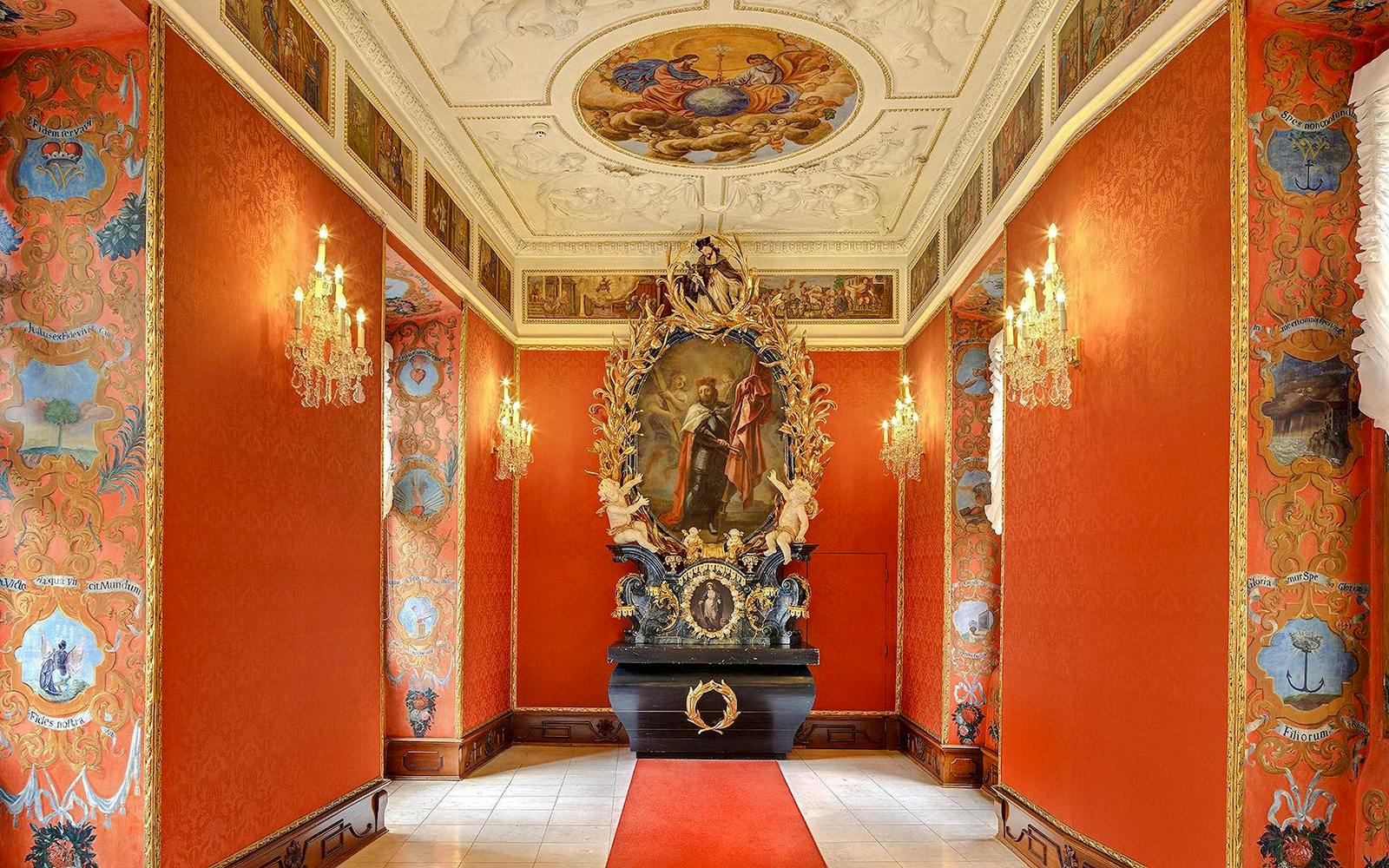 Combo: Lobkowicz Palace Tour + Prague Castle Tour Image 2