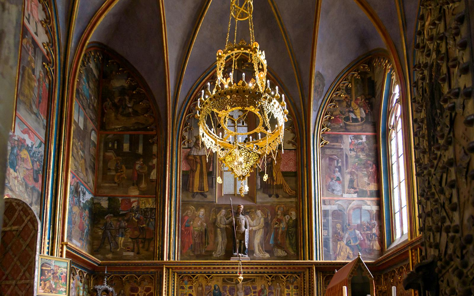 Combo: Prague Castle Guided Tour, River Cruise & Bus Transfer Image 4
